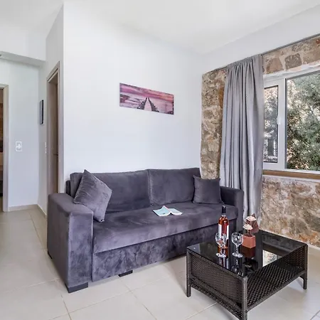 Apartament Gkountis Stone 3 *